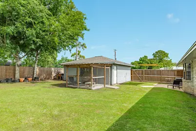 223 Avenue H, Brazoria, TX 77422 - Photo 23