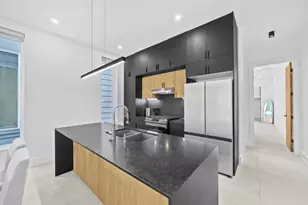 2209 Staples St, Houston, TX 77026 - Photo 9