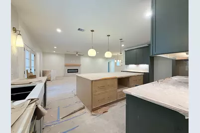 10519 Brinwood Drive, Houston, TX 77043 - Photo 9