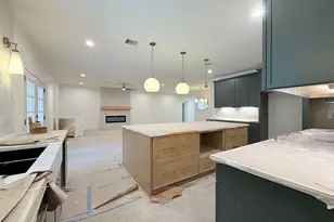 10519 Brinwood Dr, Houston, TX 77043 - Photo 9