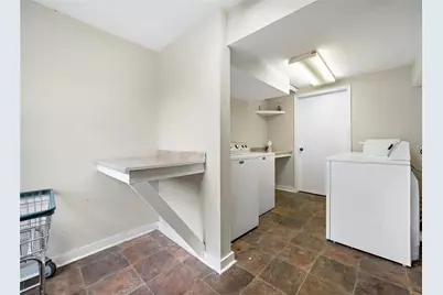 230 W 27th Street #2, Houston, TX 77008 - Photo 9