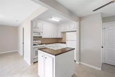 230 W 27th Street #2, Houston, TX 77008 - Photo 3