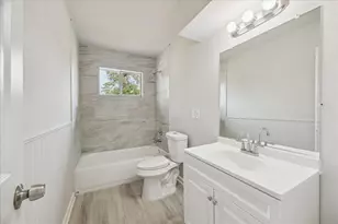 5922 Fontenelle Dr, Houston, TX 77035 - Photo 13