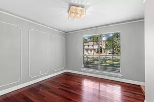 711 Lodgehill Ln, Houston, TX 77090 - Photo 11