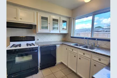 4214 Wuthering Heights Drive, Houston, TX 77045 - Photo 5