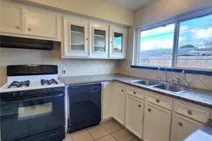 4214 Wuthering Heights Dr, Houston, TX 77045 - Photo 5