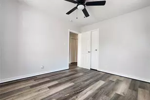 4214 Wuthering Heights Dr, Houston, TX 77045 - Photo 15