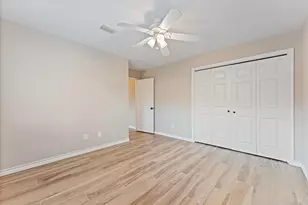 7238 N Hearthstone Green Dr, Houston, TX 77095 - Photo 9