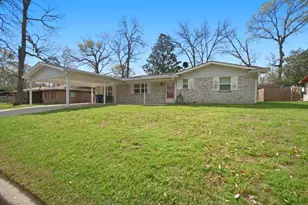 209 Red Oak St, Livingston, TX 77351 - Photo 35