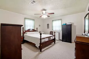 209 Red Oak St, Livingston, TX 77351 - Photo 11