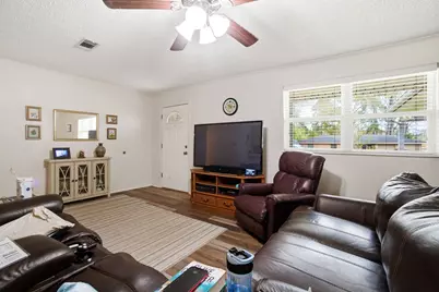209 Red Oak Street, Livingston, TX 77351 - Photo 7