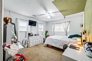 8823 Shadow Crest St, Houston, TX 77074 - Photo 13