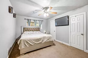 8823 Shadow Crest St, Houston, TX 77074 - Photo 11