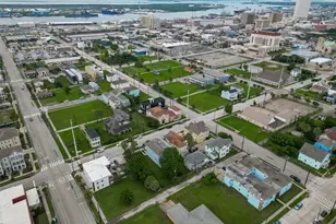 2815 Ball St, Galveston, TX 77550 - Photo 47
