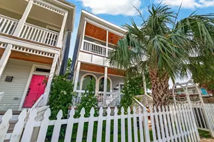 2815 Ball St, Galveston, TX 77550 - Photo 3