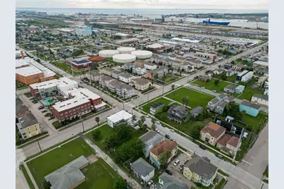 2815 Ball Street, Galveston, TX 77550 - Photo 49
