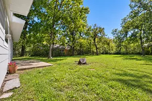 1227 Pecan St, Clute, TX 77531 - Photo 19