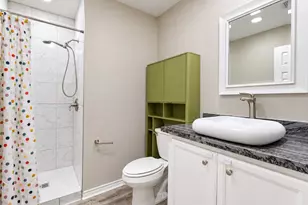 1227 Pecan St, Clute, TX 77531 - Photo 17