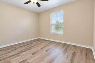 1227 Pecan St, Clute, TX 77531 - Photo 15