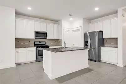 3021 Quarry Springs Drive, Conroe, TX 77301 - Photo 7