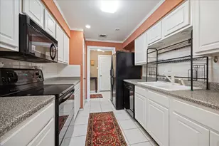 661 Bering Dr, Houston, TX 77057 - Photo 5