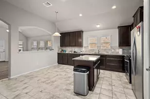 13607 Kodiak Brown Bear St, Crosby, TX 77532 - Photo 3
