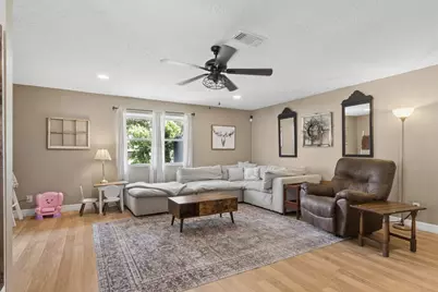 8205 Arrowhead Lane, Houston, TX 77075 - Photo 5