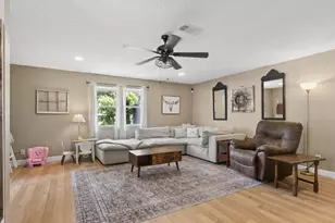 8205 Arrowhead Ln, Houston, TX 77075 - Photo 5