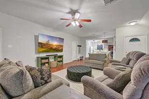 211 Live Oak Ln, Friendswood, TX 77546 - Photo 5