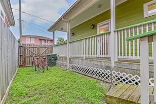 1209 11th St, Galveston, TX 77550 - Photo 29