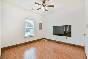 1209 11th St, Galveston, TX 77550 - Photo 7