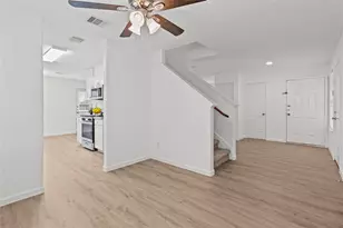 878 Sun Prairie Dr, Houston, TX 77090 - Photo 11