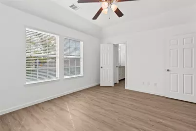 878 Sun Prairie Drive, Houston, TX 77090 - Photo 17