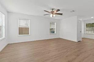 878 Sun Prairie Dr, Houston, TX 77090 - Photo 9