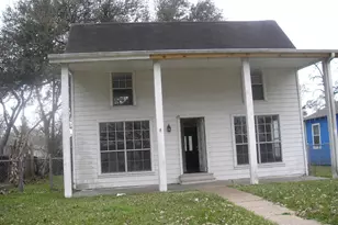 809 8th Ave N, Texas City, TX 77590 - Photo 1