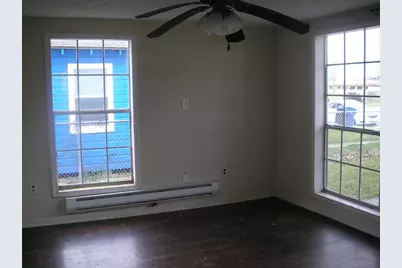 809 8th Avenue N, Texas City, TX 77590 - Photo 5