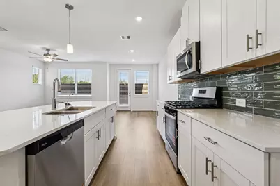 2201 Boardwalk Lane, Kemah, TX 77565 - Photo 11