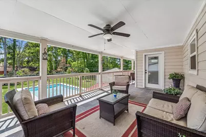 300 Brook Hollow Drive, Conroe, TX 77385 - Photo 9