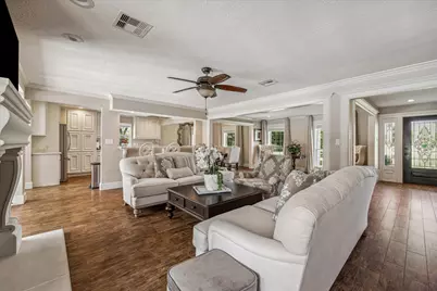 300 Brook Hollow Drive, Conroe, TX 77385 - Photo 17