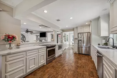 300 Brook Hollow Drive, Conroe, TX 77385 - Photo 15