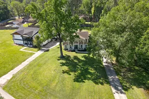 300 Brook Hollow Dr, Conroe, TX 77385 - Photo 3