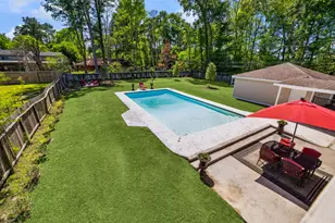 300 Brook Hollow Dr, Conroe, TX 77385 - Photo 5