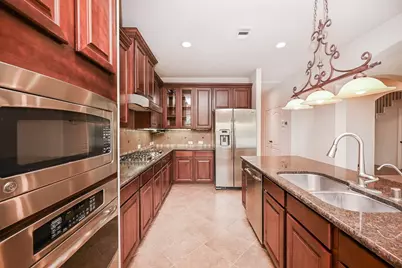 19 Sandwell Place, Spring, TX 77389 - Photo 13