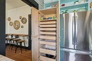 815 Winnie St, Galveston, TX 77550 - Photo 11