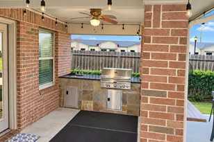 1801 High Falls Ln, Pearland, TX 77581 - Photo 3
