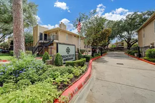 702 Bering Dr, Houston, TX 77057 - Photo 17