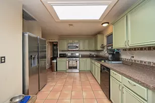 1013 Chesterwood Dr, Pearland, TX 77581 - Photo 7