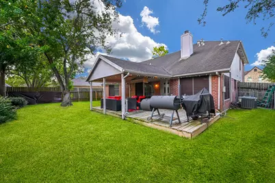 1013 Chesterwood Drive, Pearland, TX 77581 - Photo 3