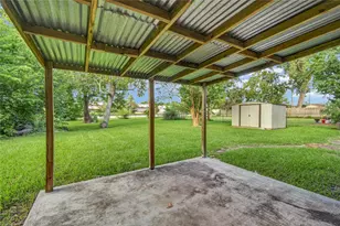 111 Mimosa St, Lake Jackson, TX 77566 - Photo 13