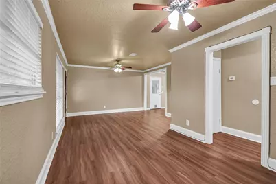 111 Mimosa Street, Lake Jackson, TX 77566 - Photo 15